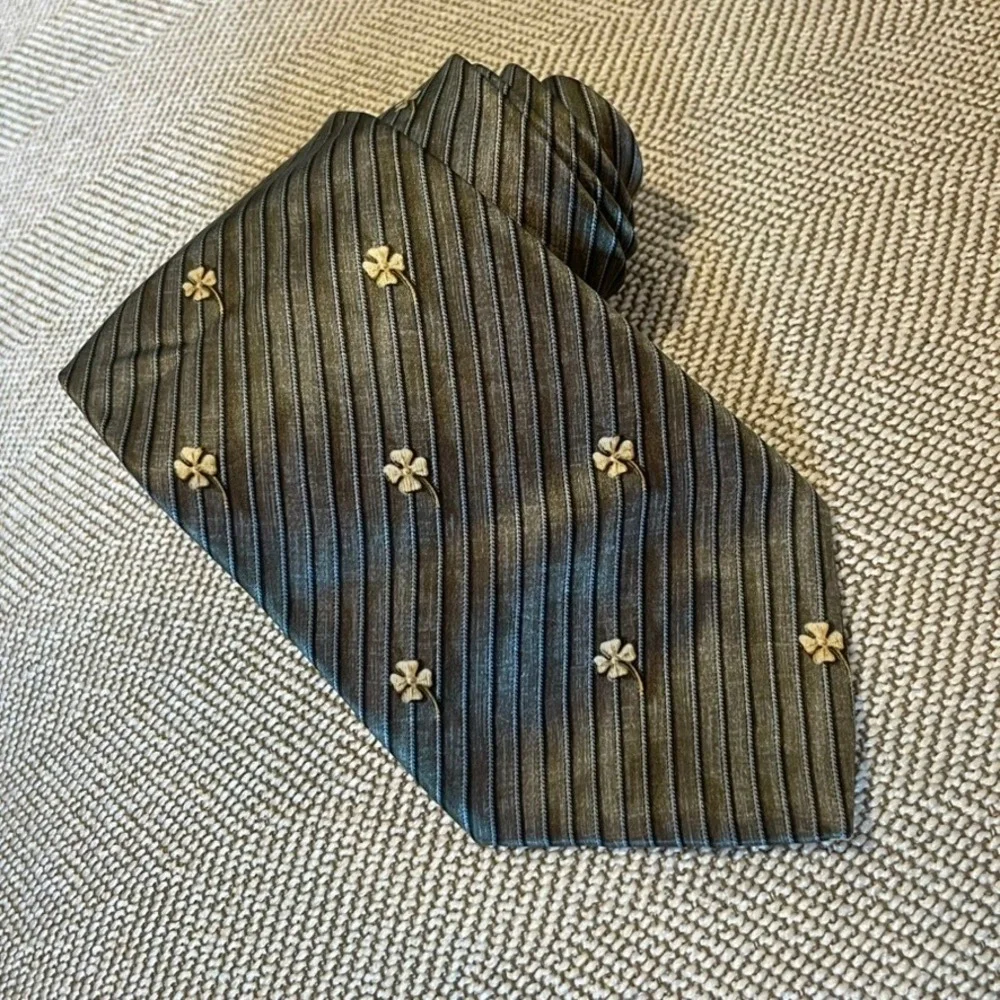 Lanvin Paris Necktie Dark Academia Mens Olive Green Silk Lucky Clover Stripe